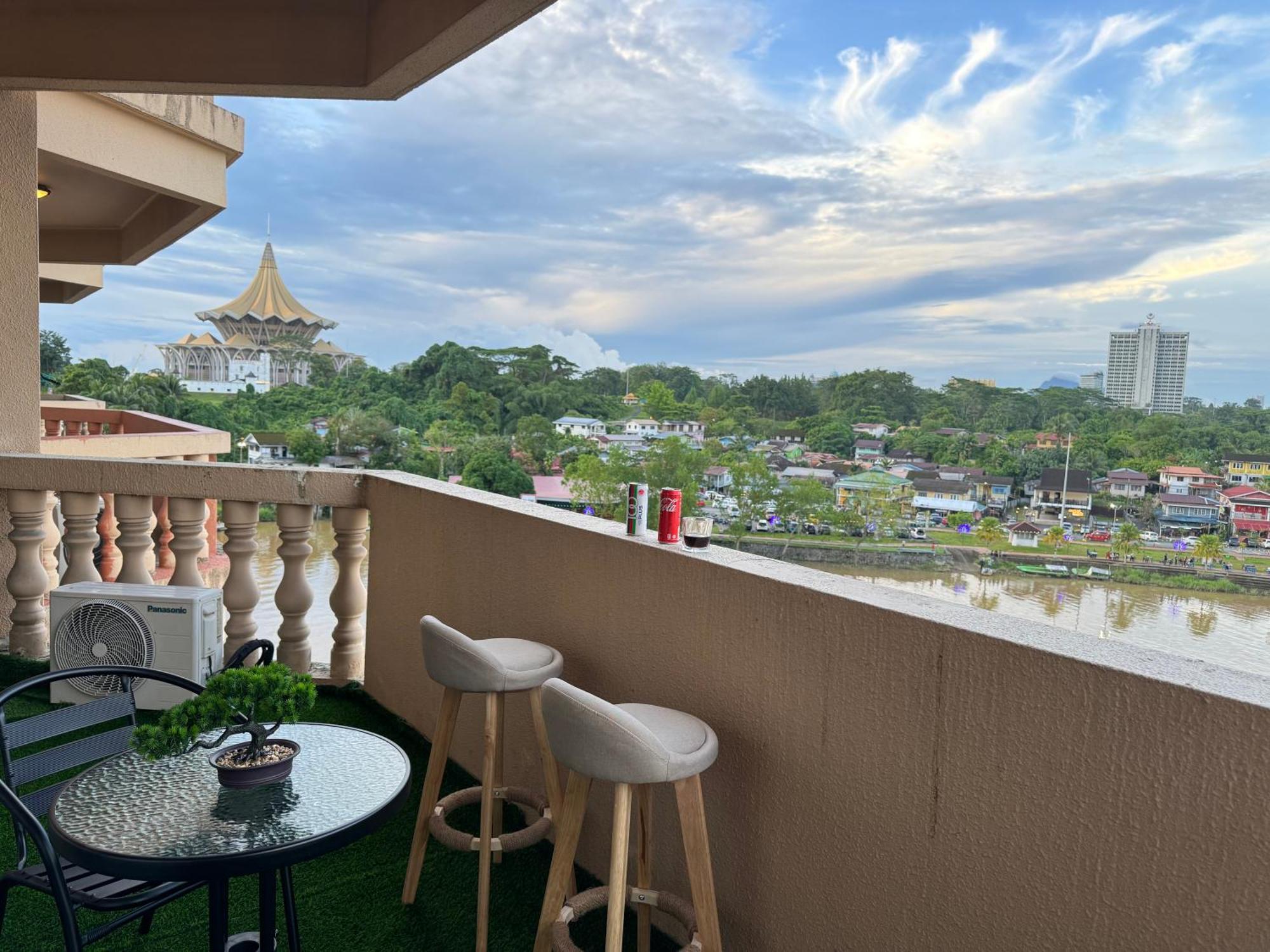 Riverview Home @Waterfront Kch Kuching Exteriér fotografie